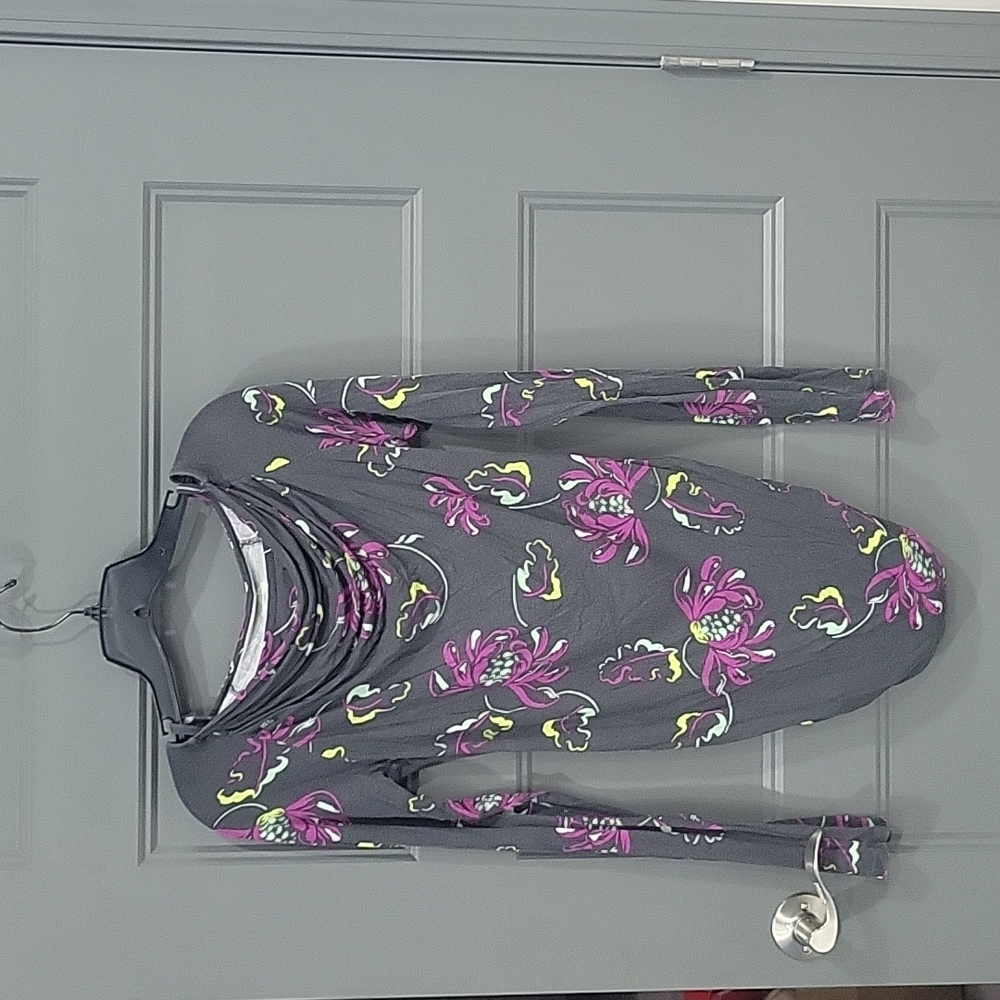 Liz lange maternity size small nursing friendly